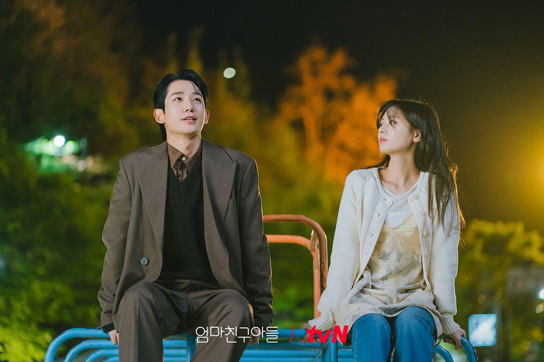 Love Next Door: Childhood Friends to Lovers yang Bikin Senyum-Senyum!