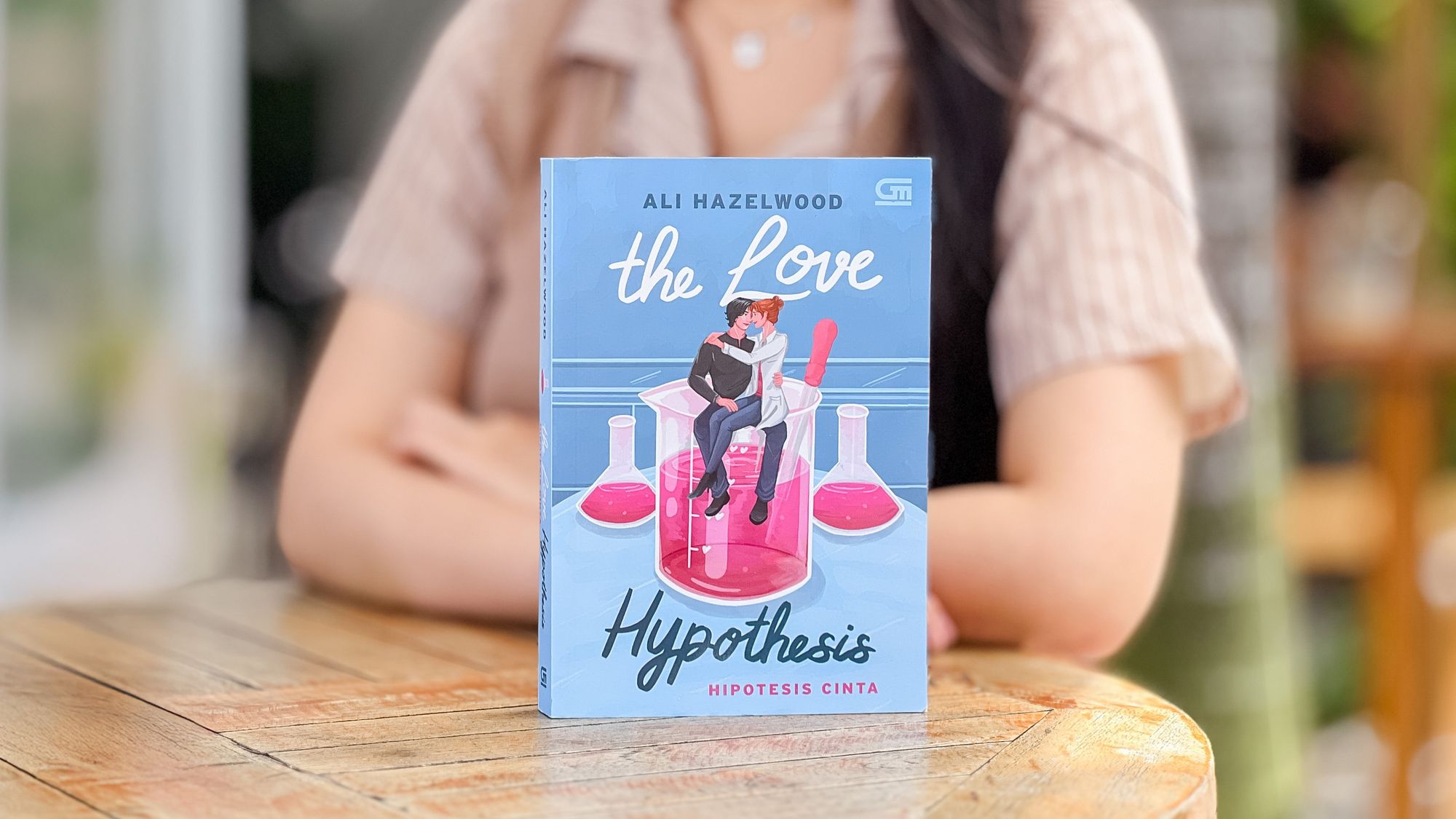 The Love Hypothesis: Novel BookTok yang Viral, Beneran Bikin Jatuh Cinta?