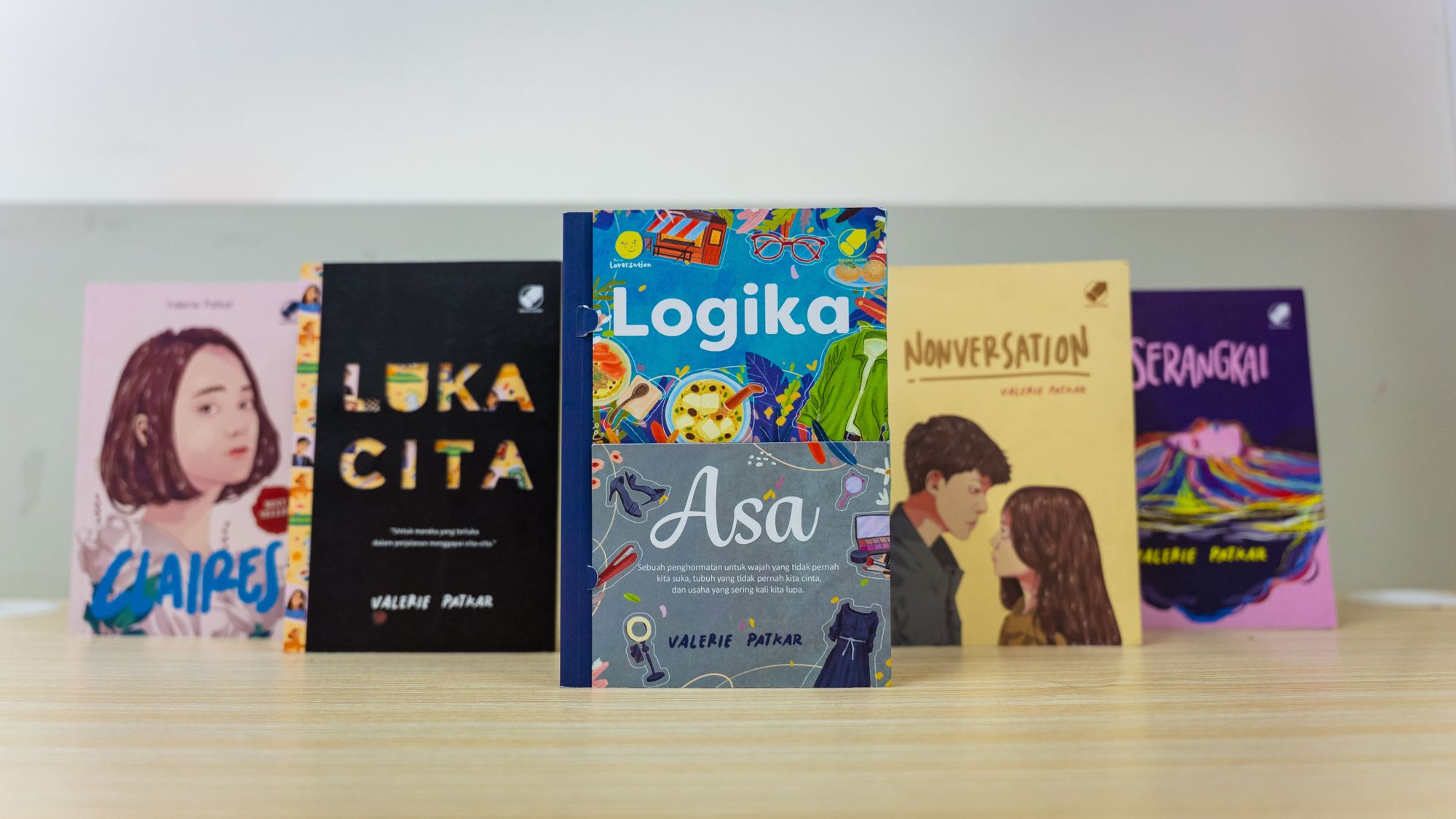 Valerie Patkar Siap Terbitkan Buku Baru! Yuk, Recall Karya-Karya Terbaiknya!