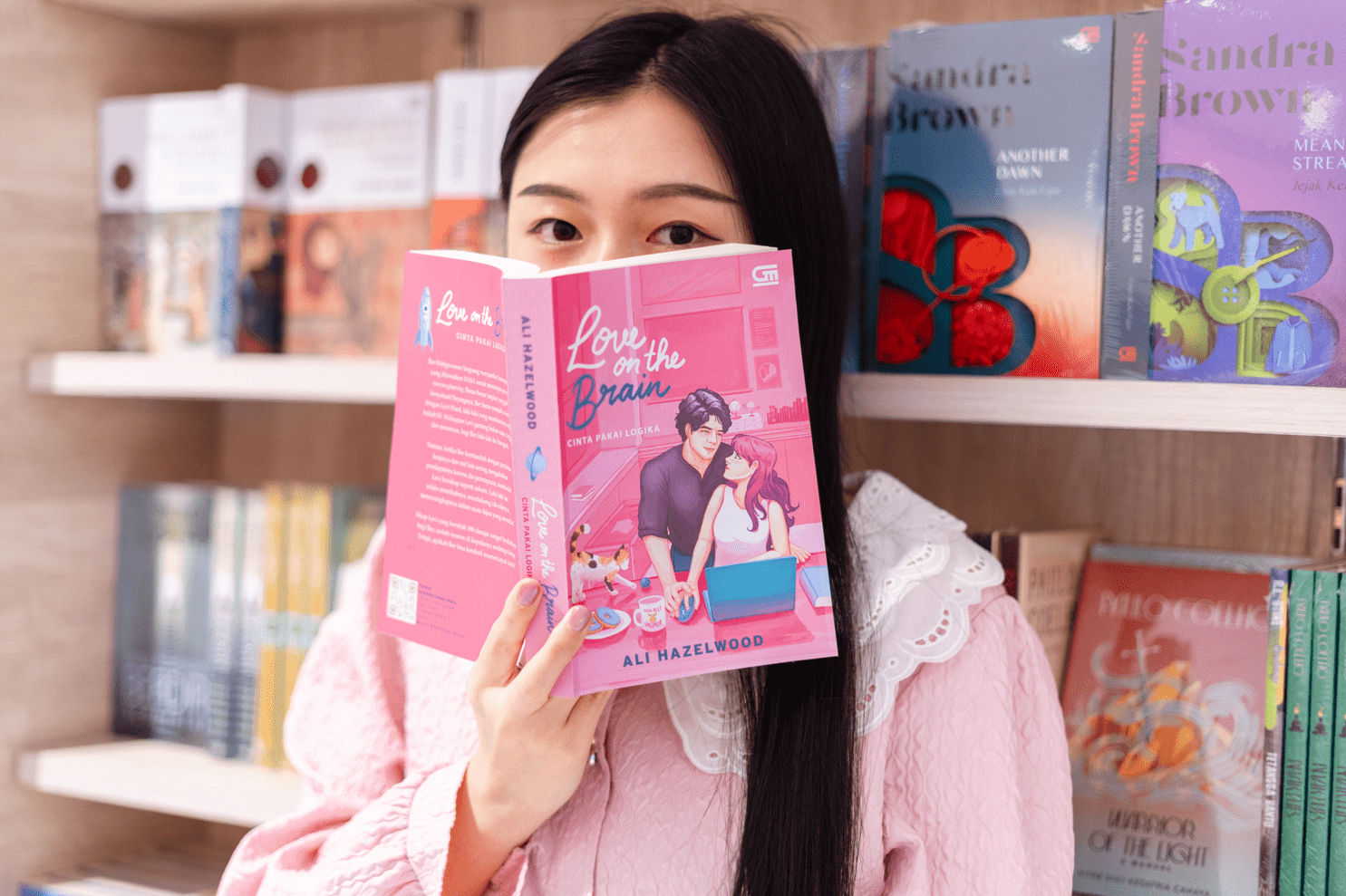 Love on the Brain: Novel Romansa tentang Dunia STEM yang Bikin Baper!